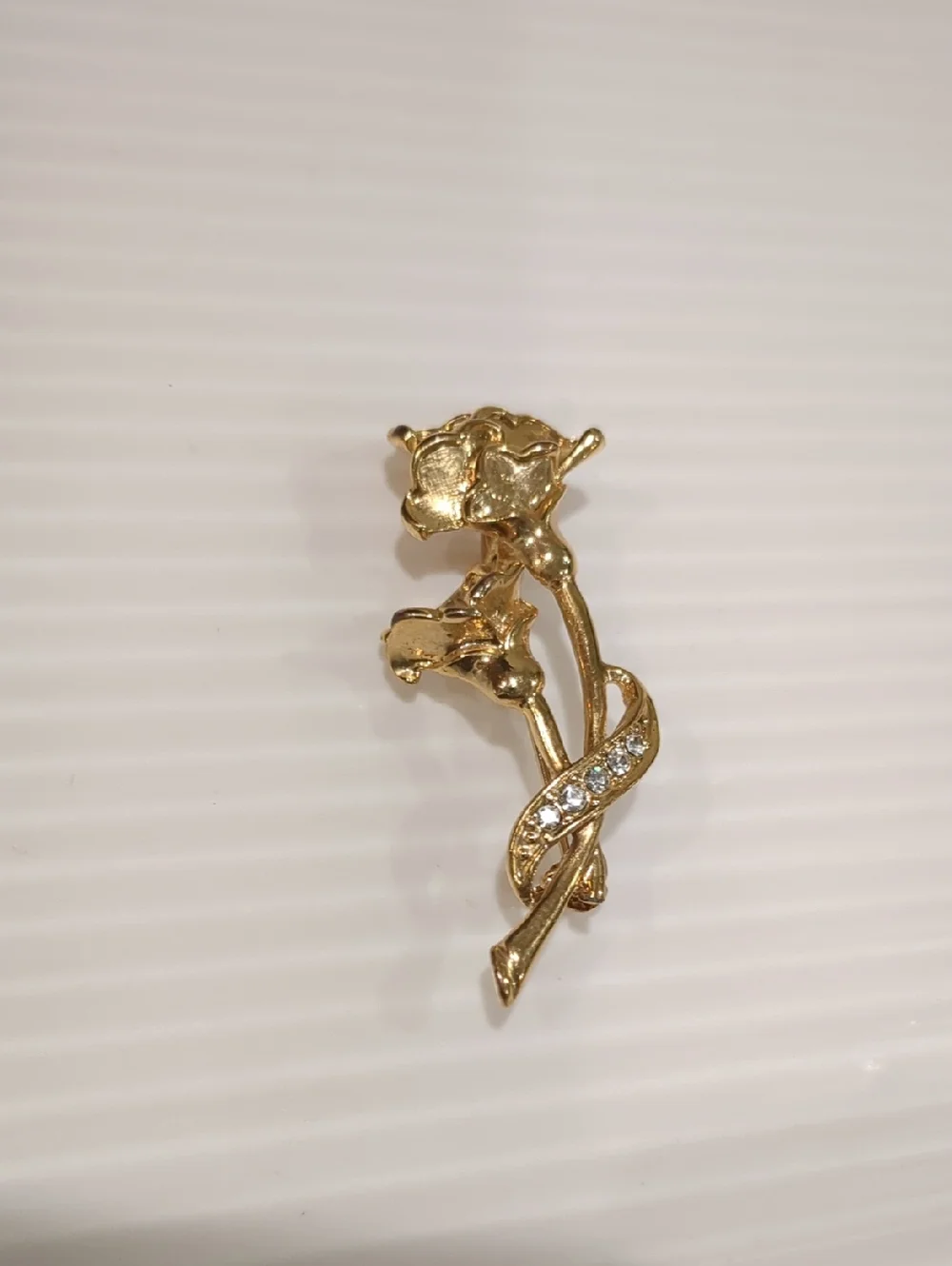 Gold-tone Flower Ribbon Pin Brooch
